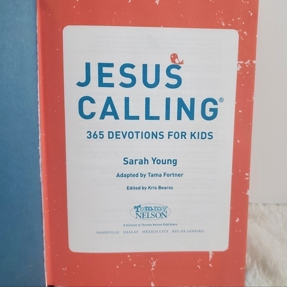 JESUS Calling By Sarah Young 365 Devotiond For Kids & Tweens Hardcover Book - Picture 7 of 13